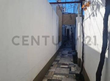 Oficina comercial · 220m² · 4 Ambientes · Villa Rosas. Casa