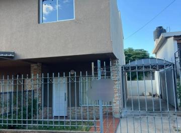 Casa · 76m² · 3 Ambientes · 1 Cochera · Casa en Venta 2 Dorm. Tipo Dúplex Sol y Río Villa Carlos Paz