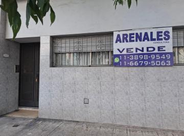 Departamento de 3 ambientes, Almagro · Gran Departamento Tres Ambientes con Patio Planta Baja. Muy Luminoso!