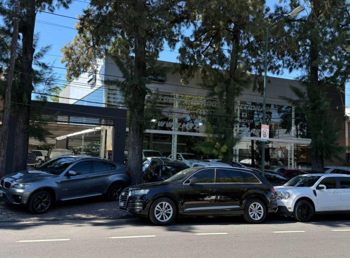 Local comercial · 550m²