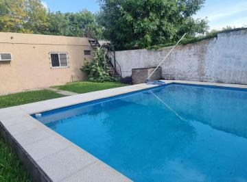 Casa · 174m² · 5 Ambientes · 3 Cocheras · Venta de Casa Hostal del Sol Este