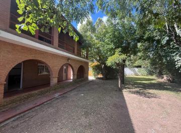 Casa · 90m² · 3 Ambientes · 1 Cochera · Casa en El Centro de Mina Clavero