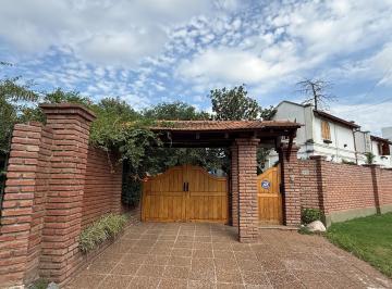 Casa · 263m² · 5 Dormitorios · 2 Cocheras · Venta - Villa Belgrano Hermosa Casa 5 Dorm. 3 Baños