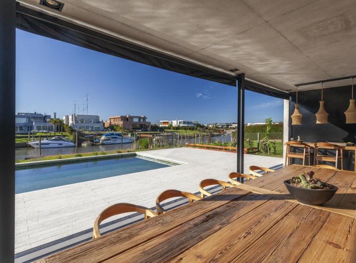 Casa · 535m² · 8 Ambientes · 4 Cocheras