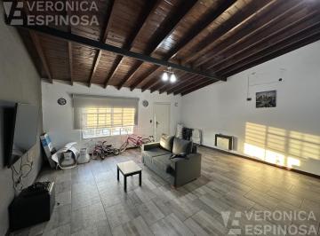 Casa · 225m² · 8 Ambientes · 2 Cocheras · Casa en Moron Sur 6 Dorm. Venta Dos Propiedades