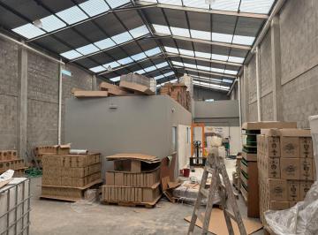 Depósito · 380m² · Depósito/ Galpón en Venta Benavidez Posibilidad Destileria Fabrica Gin Vodka Ron