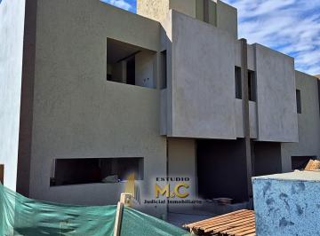 Casa · 147m² · 4 Ambientes · 2 Cocheras · Duplex 3 Dorm. | Quebradas de Manantiales
