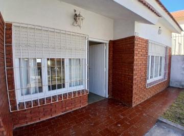 Casa de 3 ambientes, Santa Teresita · Casa Sola en El Lote con Garage