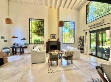 Casa · 200m² · 5 Ambientes · 2 Cocheras · Casa en Venta Bc. La Rinconada en Planta Baja Los 3 Dorm.
