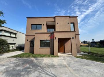 Casa · 200m² · 5 Ambientes · 1 Cochera · Casa en Venta en Santo Tomas, Derqui, Pilar