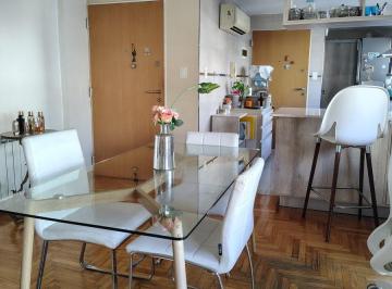 Departamento de 3 ambientes, Villa Urquiza · Piso de 3 Ambientes - Refaccionado a Nuevo - con Baulera.