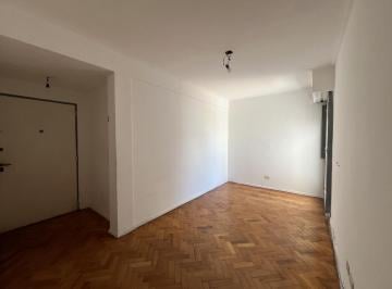 Departamento · 38m² · 2 Ambientes · Departamento en Venta o Alquiler de 2 Ambientes Amplios en Flores - Patio - Balcón