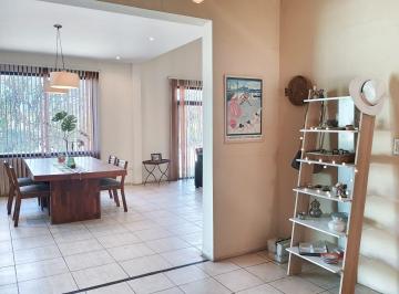 Casa · 350m² · 7 Ambientes · 4 Cocheras · Hauser Vende Amplisima Casa en Barrio Viñas de Boedo