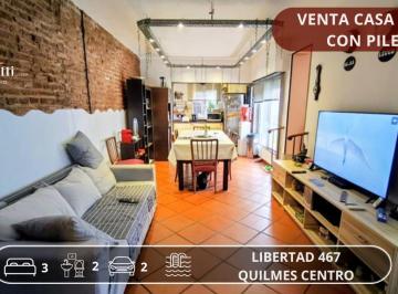 Casa de 4 ambientes, Quilmes · Venta Casa 4 Ambientes con Pileta en Quilmes Centro