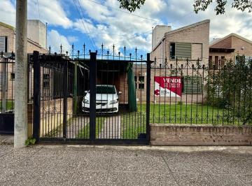 Casa · 77m² · 4 Ambientes · 1 Cochera · Casa Apta Crédito Zona Norte!