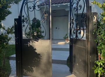 Casa · 140m² · 6 Ambientes · Casa en Venta en Santa Maria de Los Olivos