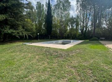 Casa de 6 ambientes, San Rafael · Casa en Venta C/ Cochera en San Rafael