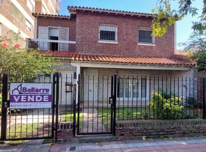 Casa · 172m² · 4 Ambientes · 1 Cochera