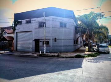 Local comercial · 650m² · 10 Ambientes · 4 Cocheras · Hermoso Galpón en Esquina 650 m² Cub. en 2 Plantas Excelente Estado General