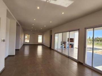 Casa · 172m² · 5 Ambientes · 2 Cocheras · Alquiler Casa San Sebastian Area 8 a Estrenar