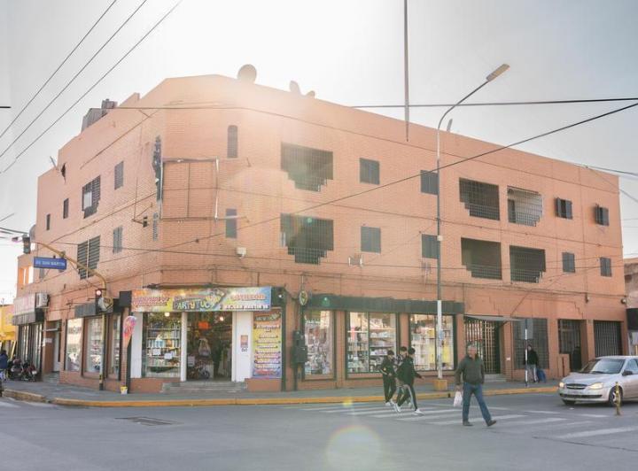 Departamento · 1800m² · 14 Ambientes