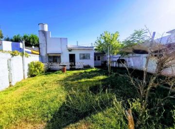Casa de 4 ambientes, La Plata · Casa con 2 Dorm. de 255 m² en Venta en Manuel B Gonnet