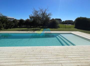 Casa · 370m² · 7 Ambientes · 5 Cocheras · Casa en Alquiler en El Molino Norte, Haras Santa Maria, Escobar