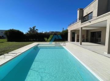 Casa · 370m² · 7 Ambientes · 5 Cocheras · Casa en Alquiler en El Molino Norte, Haras Santa Maria, Escobar