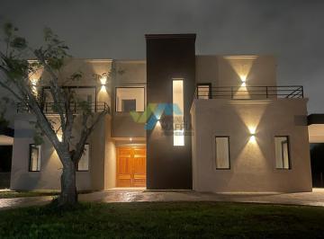 Casa · 370m² · 7 Ambientes · 5 Cocheras · Casa en Alquiler en El Molino Norte, Haras Santa Maria, Escobar