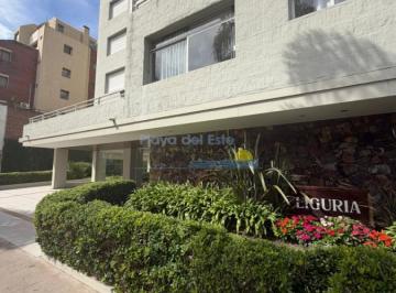 Foto1 · Apartamento en Alquiler Anual U$d 750 1 Dorm., Península, Punta del Este