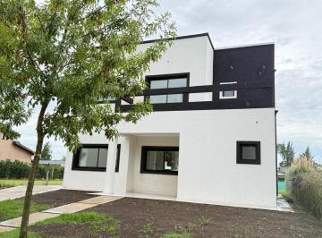 Casa · 225m² · 6 Ambientes · 3 Cocheras · Casa en Venta 4 Dorm. + Escritorio San Pablo Pilar