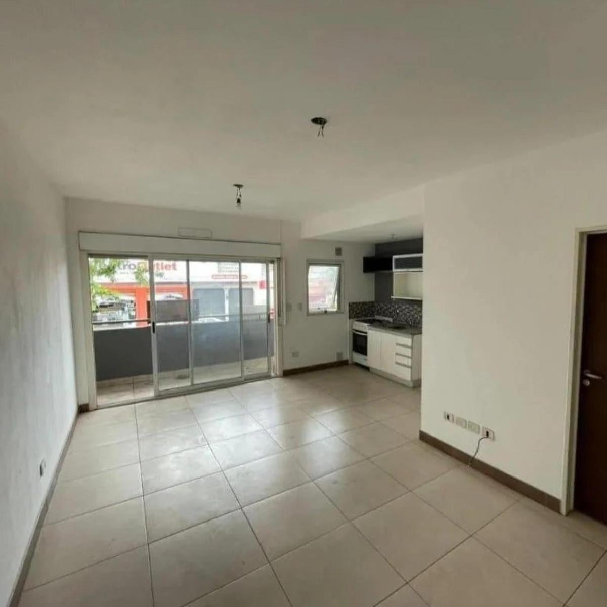 Avenida San Martín e/ Ladines y Griveo