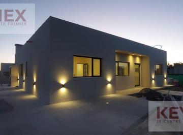 Casa · 1000m² · 4 Ambientes · 2 Cocheras · Casa Venta Barrio Privado Santa Isabel Pileta 3 Dorm.