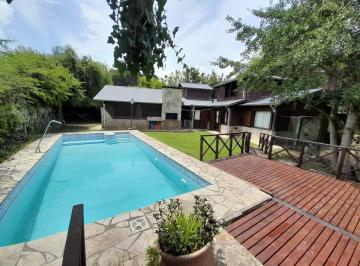 Casa · 223m² · 8 Ambientes · 4 Cocheras · Complejo de Cabañas en Venta Sierra de Los Padres con Pileta y Quincho