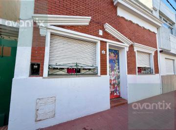 Casa · 100m² · 5 Ambientes · Propiedad con Todos Los Servicios y 2 Habitaciones