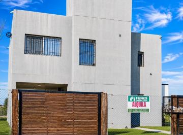 Casa · 187m² · 7 Ambientes · 1 Cochera · Alquiler - Casa en Funes 4 Dorm.