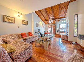 Casa · 265m² · 6 Ambientes · 2 Cocheras · Venta Casa de 3 Dorm. en España y Hospitales