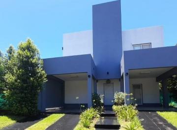 Casa · 215m² · 3 Dormitorios · 2 Cocheras · Casa en Venta Country El Pinar 1