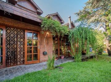 Casa · 150m² · 4 Ambientes · 1 Cochera · Venta Casa 4 Ambientes con Parque, Colinas Peralta Ramos Mar del Plata