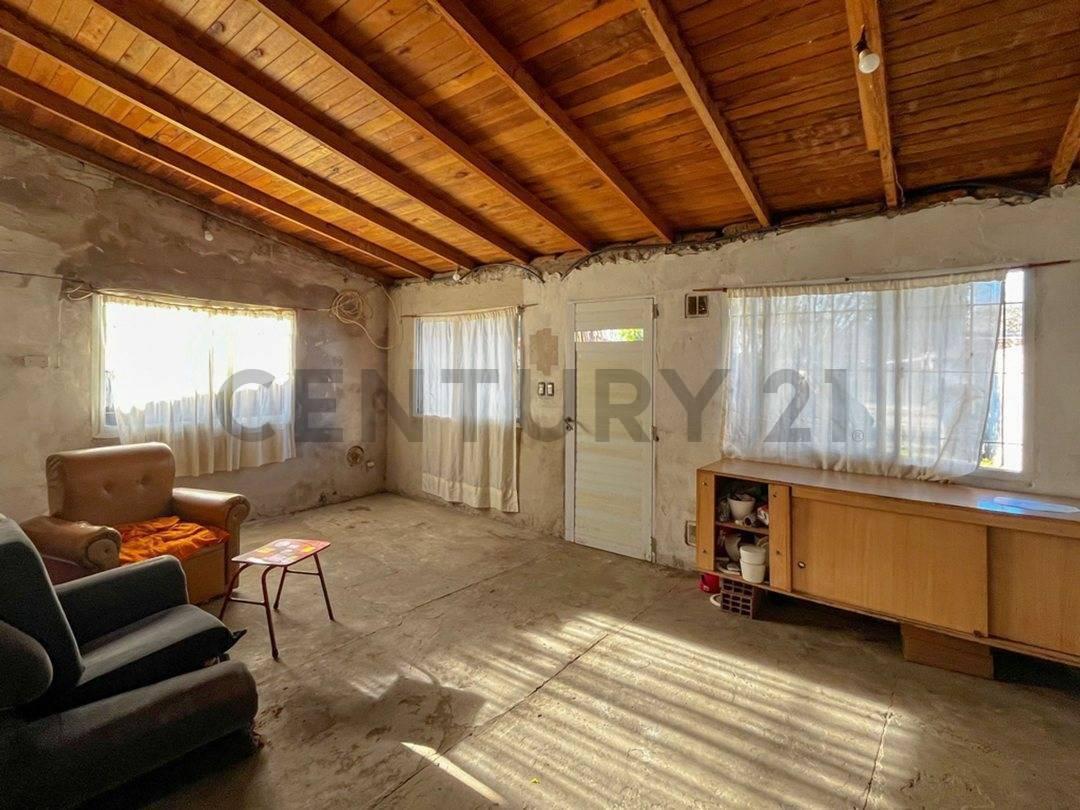 Casa 4 amb, 80m² en construcción sobre lote de 385m² — Jorge Newbery