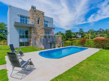 Casa · 220m² · 4 Ambientes · Casa con Gran Lote en Sierra de Los Padres, Mar del Plata