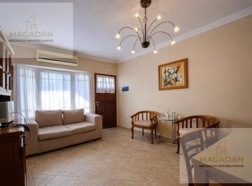 Casa · 100m² · 4 Ambientes · 1 Cochera · Venta - Triplex de 3 Ambientes con Cochera en Haedo - Acepta Permuta - Apto Credito