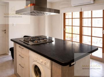 Casa · 106m² · 3 Ambientes · 1 Cochera · Venta - Casa de 3 Ambientes en Villa Sarmiento - Acepta Permuta - Apto Credito
