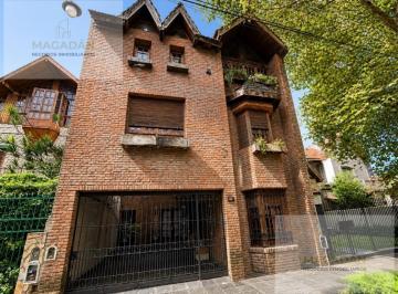 Casa · 350m² · 6 Ambientes · 1 Cochera · Venta - Casa de 6 Ambientes con Cochera - Ramos Mejia - Apto Credito - Acepta Permuta