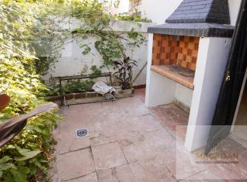 Casa · 180m² · 6 Ambientes · 1 Cochera · Venta Casa de 6 de Ambientes con Departamento Monoambiente en Ramos Mejía - Acepta Permuta