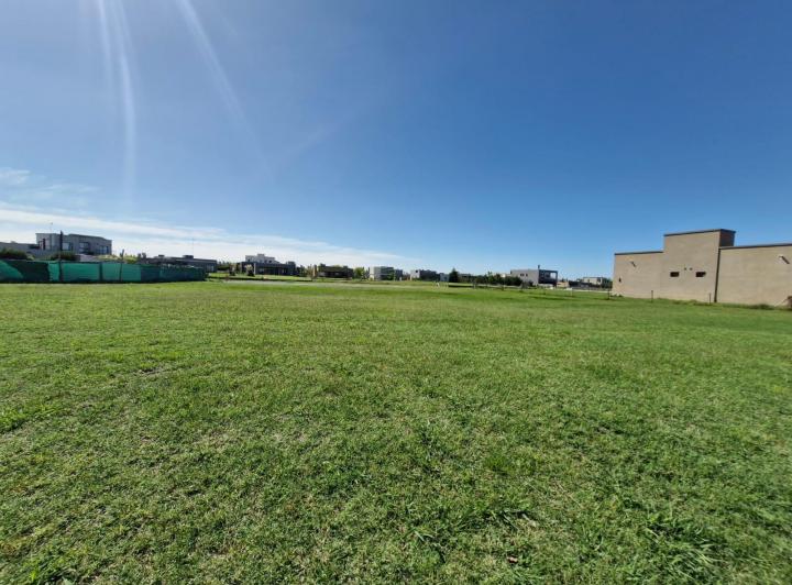 Terreno · 871m²