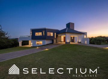Casa · 483m² · 10 Ambientes · 2 Cocheras · Casa 4 Suites en Country Causana | Pileta 483 m² Cubiertos Lote 3160 m² Seguridad 24hs Vistas