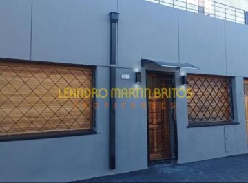 PH · 70m² · 3 Ambientes · 1 Cochera · PH en Ramos Mejia