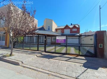 Casa · 300m² · 6 Ambientes · 2 Cocheras · Alquiler Excelente Casa 4 Dorm. Rincon de Emilio Neuquen