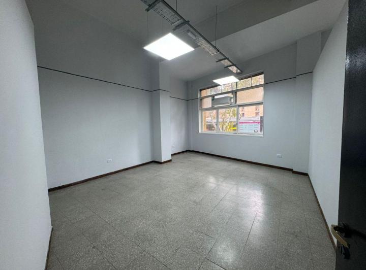 Oficina comercial · 120m² · 5 Ambientes · 2 Cocheras